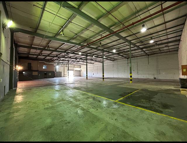 1,550M² WAREHOUSE TO LET IN EPPING INDUSTRIAL